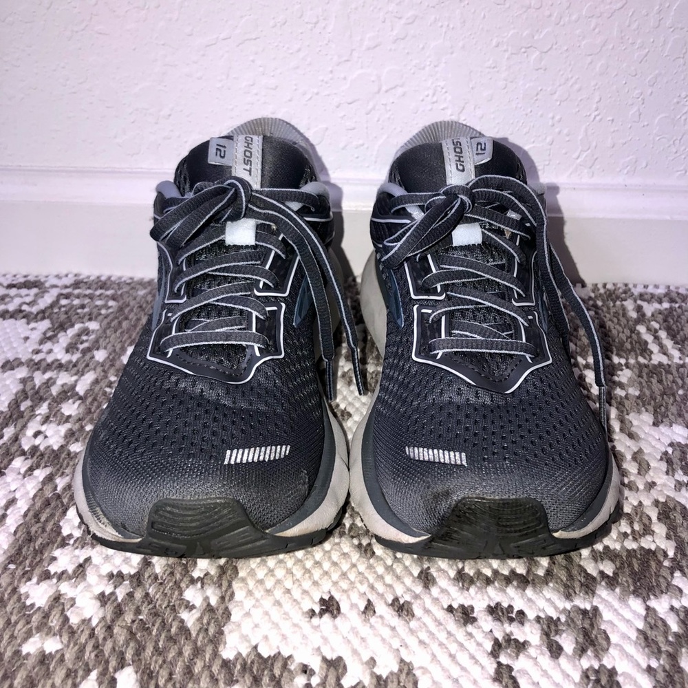 Brooks Ghost 12 Running Athletic Sneakers Women’s Size 7.5 Athletic Shoes Gray